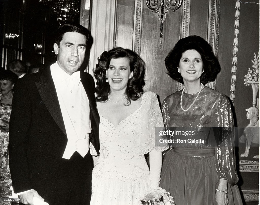 Governor Chuck Robb, Catherine Lewis Robb, & Lynda Johnson Robb Photo d
