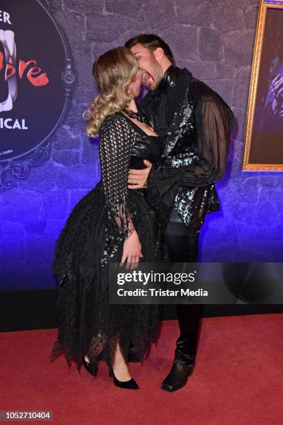 Leonard Freier and his wife Caona Freier attend the musical premiere of 'Tanz der Vampire' at Theater des Westens on October 21, 2018 in Berlin,...