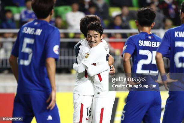 Shuto Yamamoto of Kashima Antlers celebrates with his team mates after scoring a first goal during the AFC Champions League semi final second leg...
