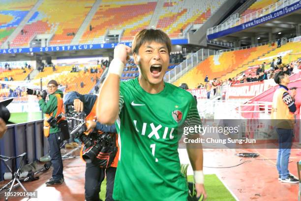 Kwoun Sun-Tae of Kashima Antlers celebrates after the AFC Champions League semi final second leg match between Suwon Samsung Bluewings and Kashima...