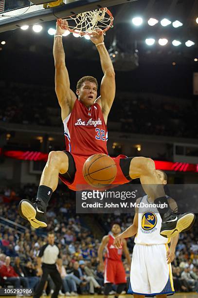 Los Angeles Clippers Blake Griffin in action, dunk vs Golden State Warriors during preseason game. Oakland, CA 10/8/2010 CREDIT: John W. McDonough