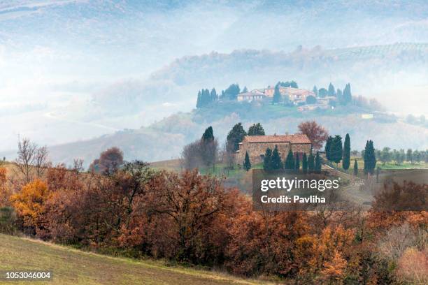 scenic tuscany landscape at sunrise, val d'orcia, italy,europe - tuscan villa stock pictures, royalty-free photos & images