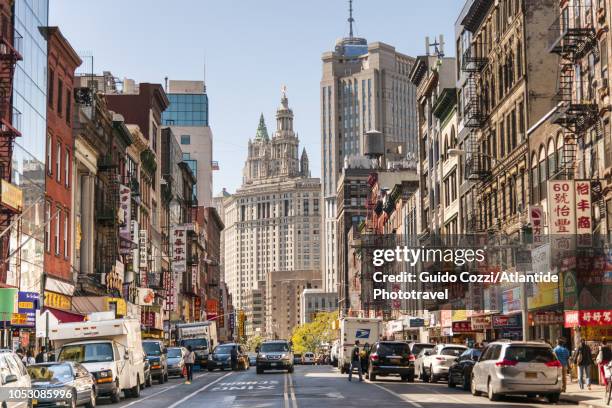 chinatown, east broadway - barrio chino fotografías e imágenes de stock