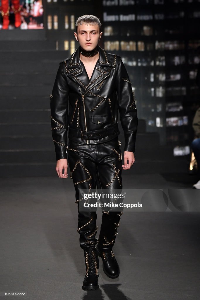Moschino x H&M - Runway