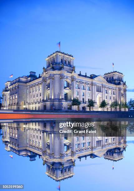 view of reichstag building - berlin reichstag stock pictures, royalty-free photos & images