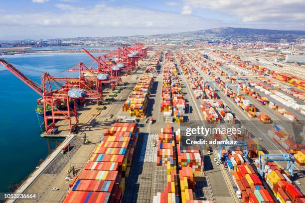 luchtfoto haven van long beach container yard - long beach californië stockfoto's en -beelden
