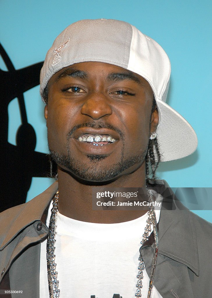 Young Buck of G-Unit Visits MTV's "TRL" - August 23, 2004