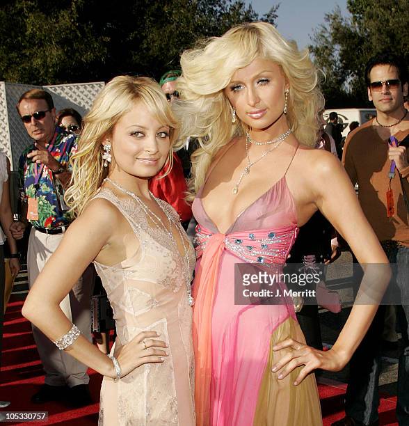 Nicole Richie and Paris Hilton during The 2004 Teen Choice Awards - Arrivals at Universal Amphitheatre in Universal City, California, United States.