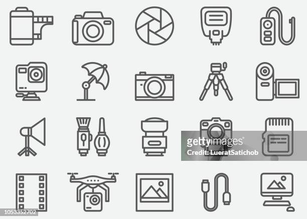 stockillustraties, clipart, cartoons en iconen met fotografie en pictogrammen van de lijn van camera accessoires - film negative