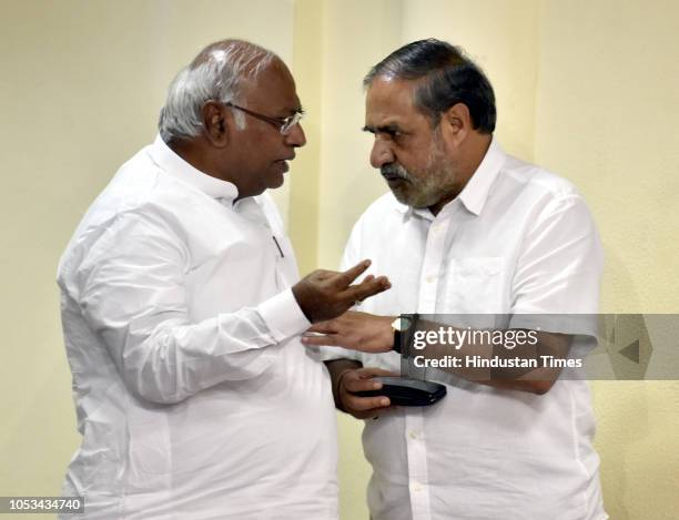 Leader of opposition Lok Sabha Mallikarjun Kharge with Deputy Leader of opposition in Rajya Sabha Anand Sharma during a press conference on the issue...