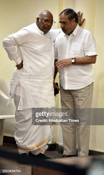 Leader of opposition Lok Sabha Mallikarjun Kharge with Deputy Leader of opposition in Rajya Sabha Anand Sharma during a press conference on the issue...