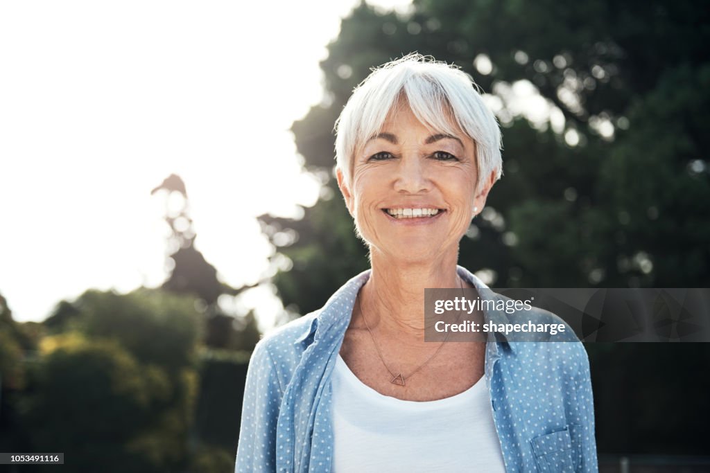 Plata en el pelo y oro en su corazón