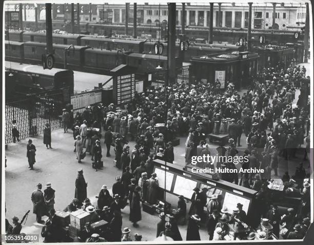 Crowd at Waterloo Station in London, England, during a railway strike, September 1919.