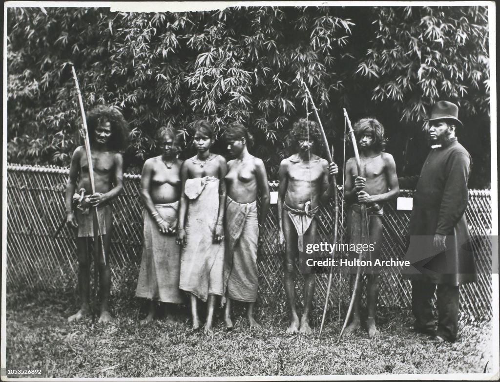 Vedda Language A group of Vedda people, an indigenous people of Sri Lanka, with bows ...