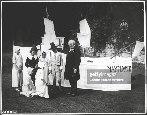 Mayflower Tercentenary Celebrations at Breeding Norton , Pilgrim children curtsey by the 'Mayflower', Breeding Norton .