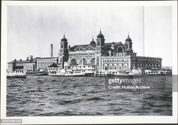 Immigration HQ, A view of Ellis Island in New York Bay, run by the US Immigration Service. Between 1892 and 1954 over 20 million immigrants to the...