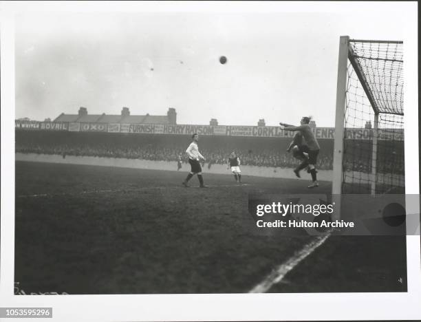 West Ham V Crystal Palace at Upton Park in the second round of the English Cup, : Puddlefoot has a tussle with the Crystal Palace goalkeeper, London,...