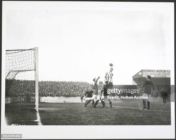 Newcastle flying towards lead against Woolwich Arsenal.