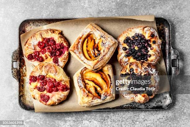 variety of pastries - pastry imagens e fotografias de stock