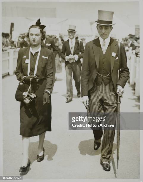 Ascot Races 1st Day, Capt and Mrs Eon Murray arriving, Ascot.