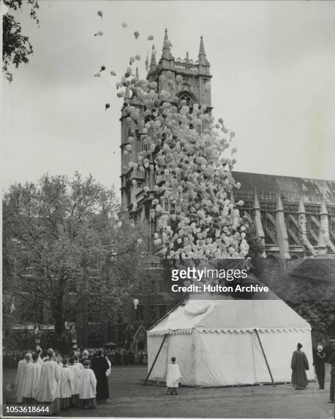 Westminster Abbey has reached its target of one million pounds, for urgent buildingr epairs,maintenance of the fabirc, and the endowment of the Choir...