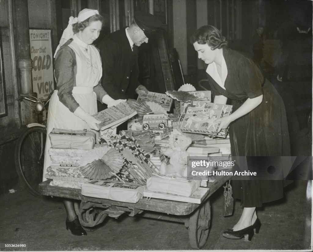 Railway Staff Send Xmas Toys to Hospital