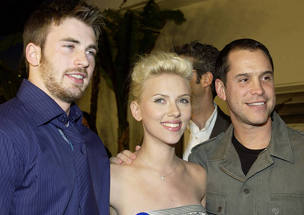 Chris Evans, Scarlett Johansson and Brian Robbins during "The Perfect Score" - Los Angeles Premiere at Cinerama Dome in Hollywood, California, United...