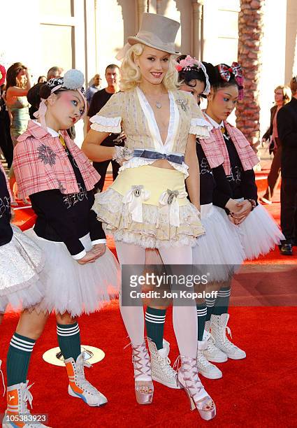 Gwen Stefani during 32nd Annual American Music Awards - Arrivals at Shrine Auditorium in Los Angeles, California, United States.