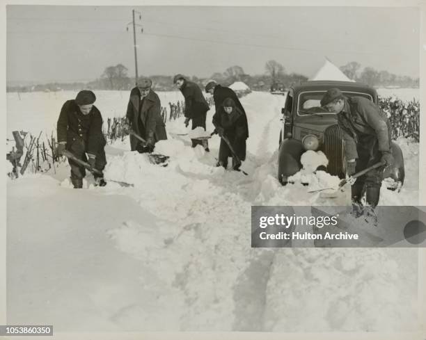 Snow Causes Transport Havoc, The heavy snowfalls, aided by the abnormally cold weather, is producing transport chaos in many parts of Kent, and small...