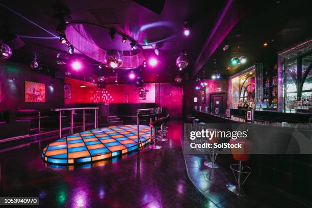pista de baile discoteca vacía - baile de discoteca fotografías e imágenes de stock