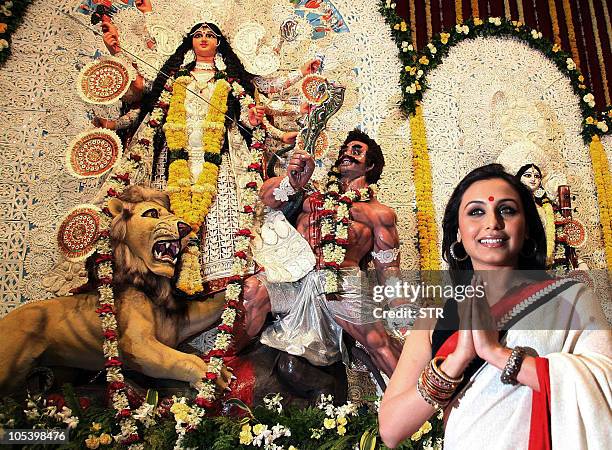 Durga Rane Rani Mukherjee Durga Puja Photos and Premium High Res Pictures - Getty ...