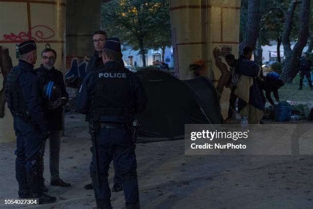 Thursday, October 26, the police force proceeded to the evacuation of the sixty migrants who occupied the square Vertais located Mangin-Beaulieu...