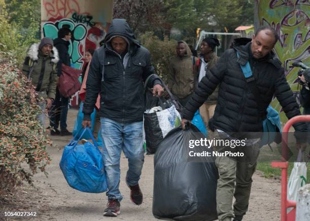 Thursday, October 26, the police force proceeded to the evacuation of the sixty migrants who occupied the square Vertais located Mangin-Beaulieu...