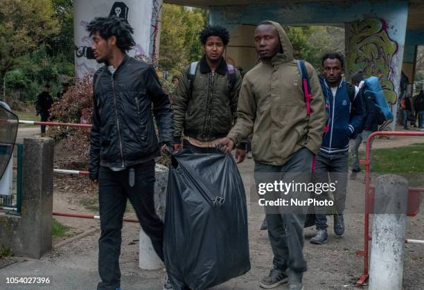 Thursday, October 26, the police force proceeded to the evacuation of the sixty migrants who occupied the square Vertais located Mangin-Beaulieu...