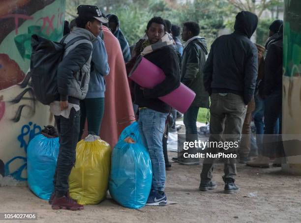 Thursday, October 26, the police force proceeded to the evacuation of the sixty migrants who occupied the square Vertais located Mangin-Beaulieu...