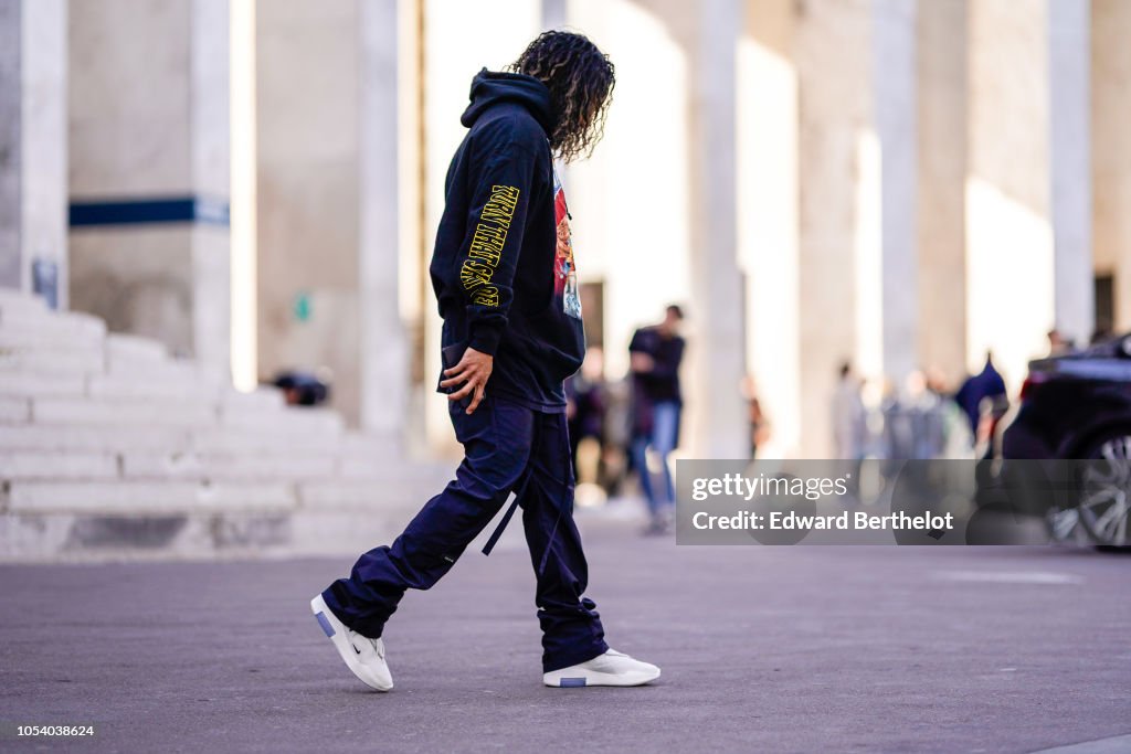 Street Style : Paris Fashion Week Womenswear Spring/Summer 2019 : Day Six