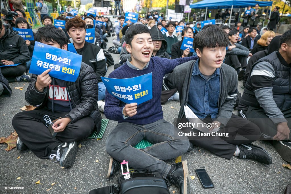 Metoo Rally South Korean men and a few women sing during a protest against #MeToo ...