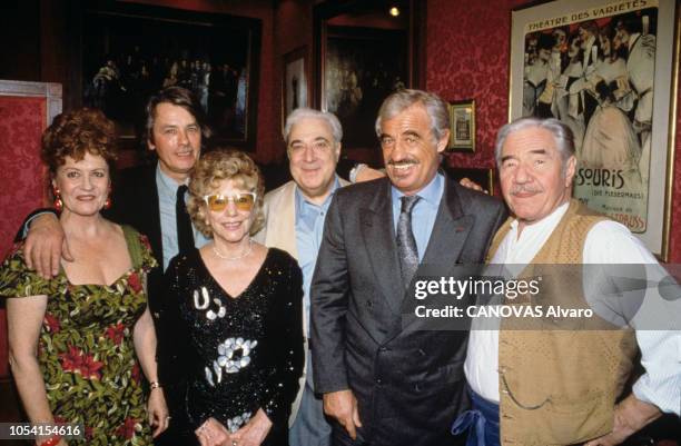 Février 1992 --- Première de la pièce "La trilogie marseillaise" mise en scène par Jean-Luc TARDIEU au théâtre des Variétés racheté par Jean-Paul...