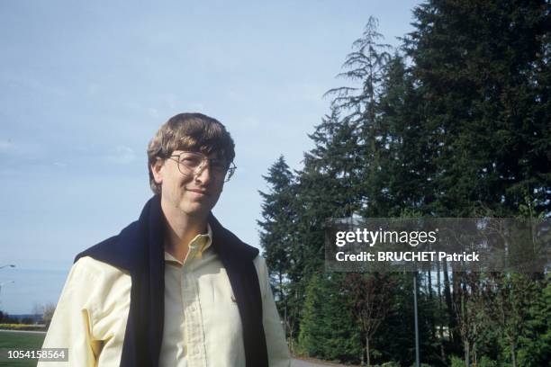 Seattle, Etats-Unis, avril 1993 --- Rendez-vous avec Bill GATES devant ses bureaux de Seattle. Portrait de l'entrepreneur américain, de trois-quarts...