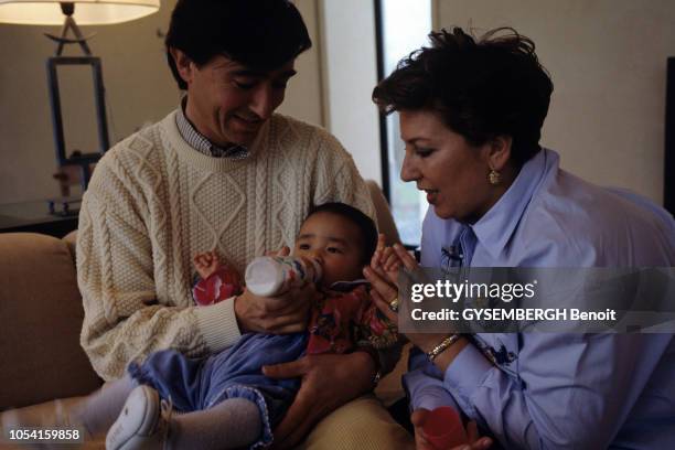 Le ministre délégué à la Santé Philippe DOUSTE-BLAZY dans sa maison de La Mourle, près de Lourdes avec son épouse Marie-Yvonne et leur fils adoptif...