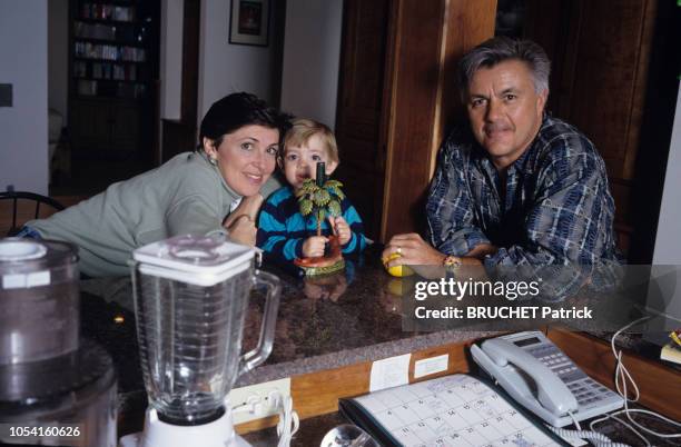 Vermont, Etats-Unis, 5 avril 1993 --- Rendez-vous avec John IRVING en famille dans sa maison du Vermont, avec son épouse Janet et son fils Everett....