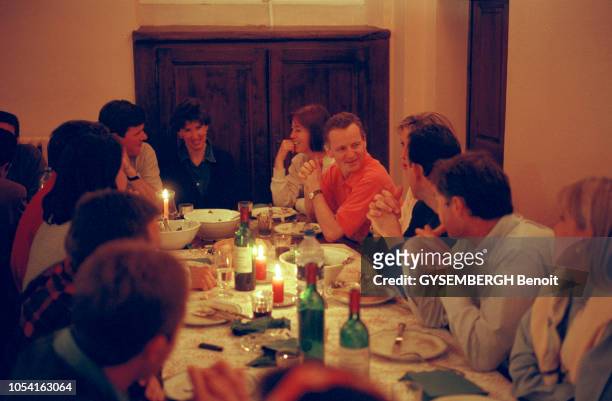 Rendez-vous avec Alain CARIGNON et son épouse Jacqueline chez eux à SAINT ROMANS en Isère le 13 mai 1995. Alain CARIGNON, toujours sous le coup d'une...