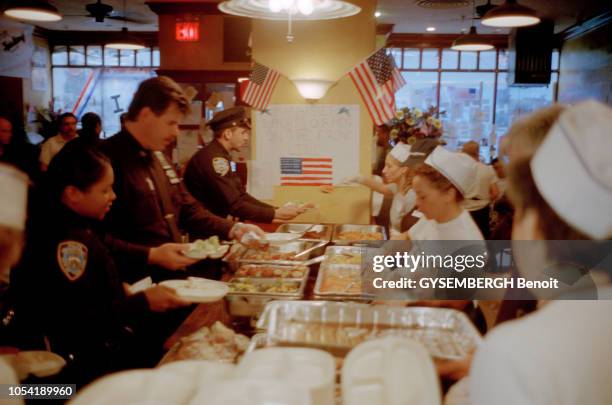 Etats-Unis, New York, automne 2001 : ambiance à Manhattan près de deux mois après les attentats islamistes du 11 septembre 2001 contre les tours du...