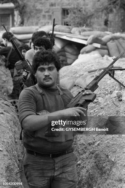 Beyrouth, Liban, octobre 1978 --- Affrontements entre l'armée syrienne et les milices chrétiennes dans le Liban divisé par la guerre civile. Ici, des...
