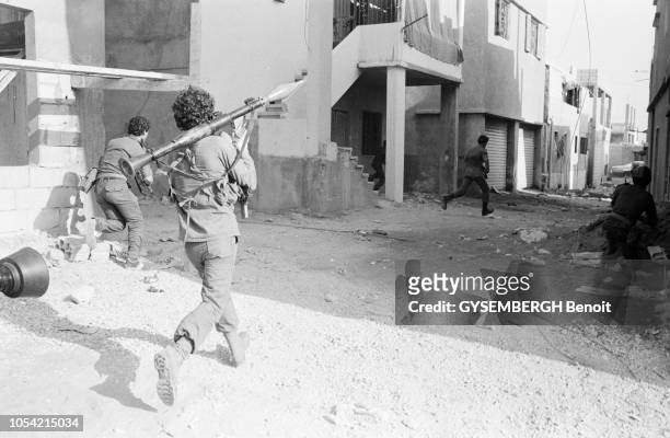 Beyrouth, Liban, juin 1982 --- Israël a lancé le 6 juin l'opération "Paix en Galilée" en envahissant le sud du Liban dans le but de faire cesser les...