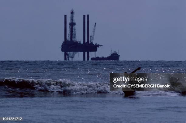 Février 1983, un aperçu du Texas, état du Sud des Etats-Unis : Dallas, Houston, la raffinerie de Galvestone et la milliardaire Caroline HUNT. Ici, un...