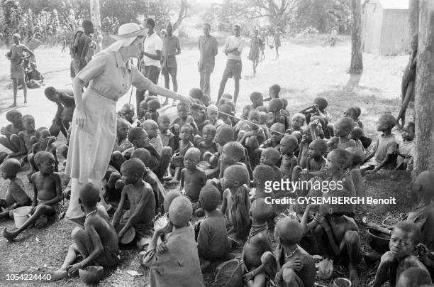 Namalu, Ouganda , juin 1980 --- Les enfants karamajongs sont victimes de la famine qui sévit dans la province du Karamoja, au nord-ouest du pays. A...