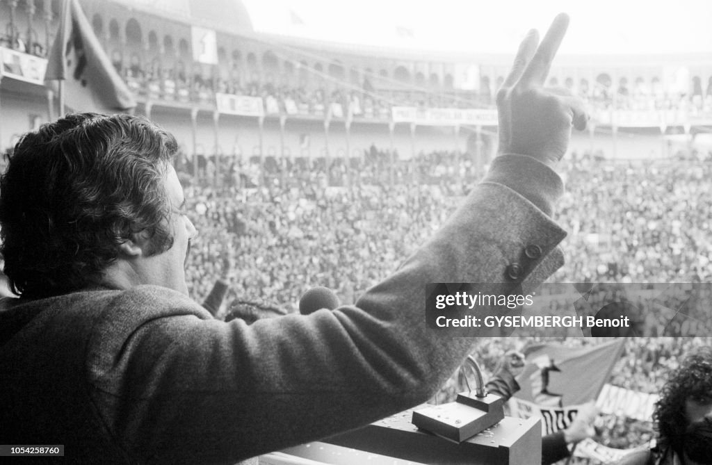 Lisbonne, Portugal, 5 avril 1975 Meeting électoral du Parti... News