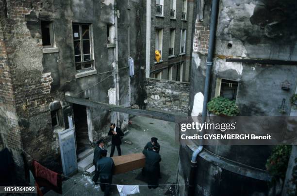 Paris, France - Novembre 1984 - Huit vieilles dames torturées et assassinées dans le 18ème arrondissement parisien. Dans une cour d'immeuble vétuste,...