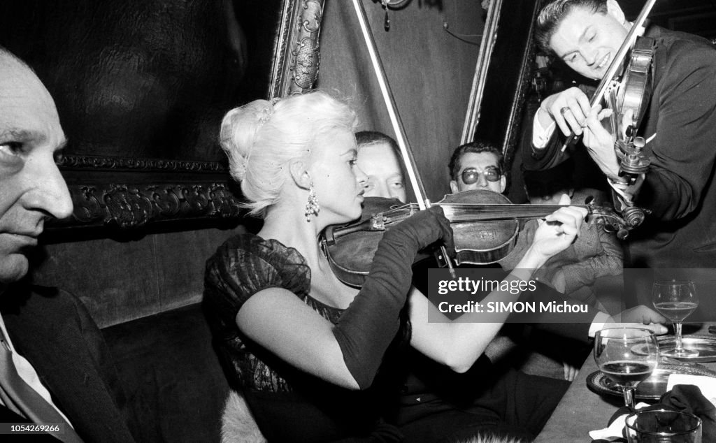 Jayne Mansfield A Paris